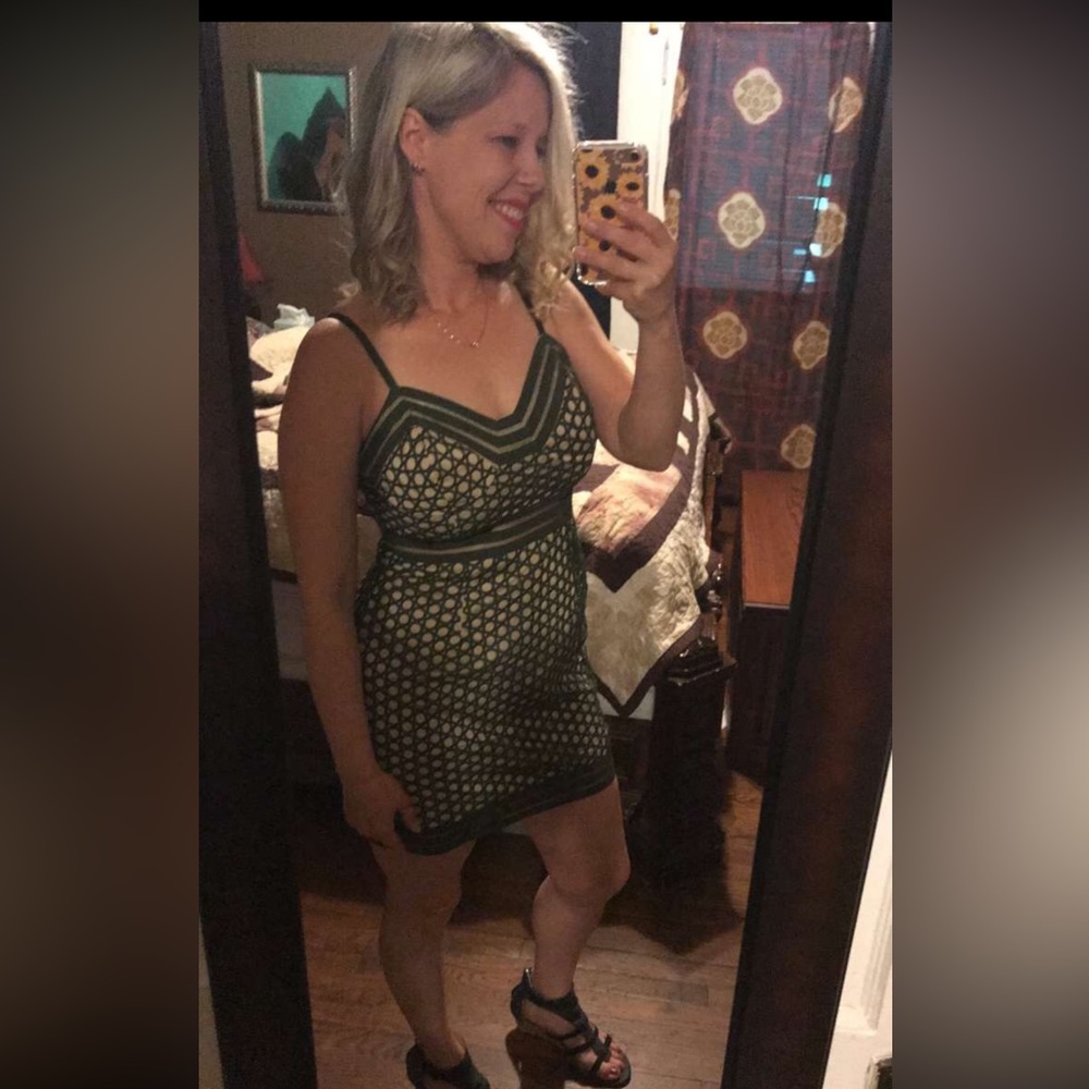 Venus dress - Picture 9 of 9